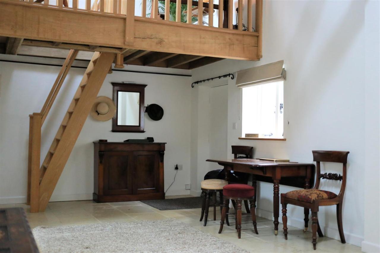 Cheverell Baptist Cottage מראה חיצוני תמונה