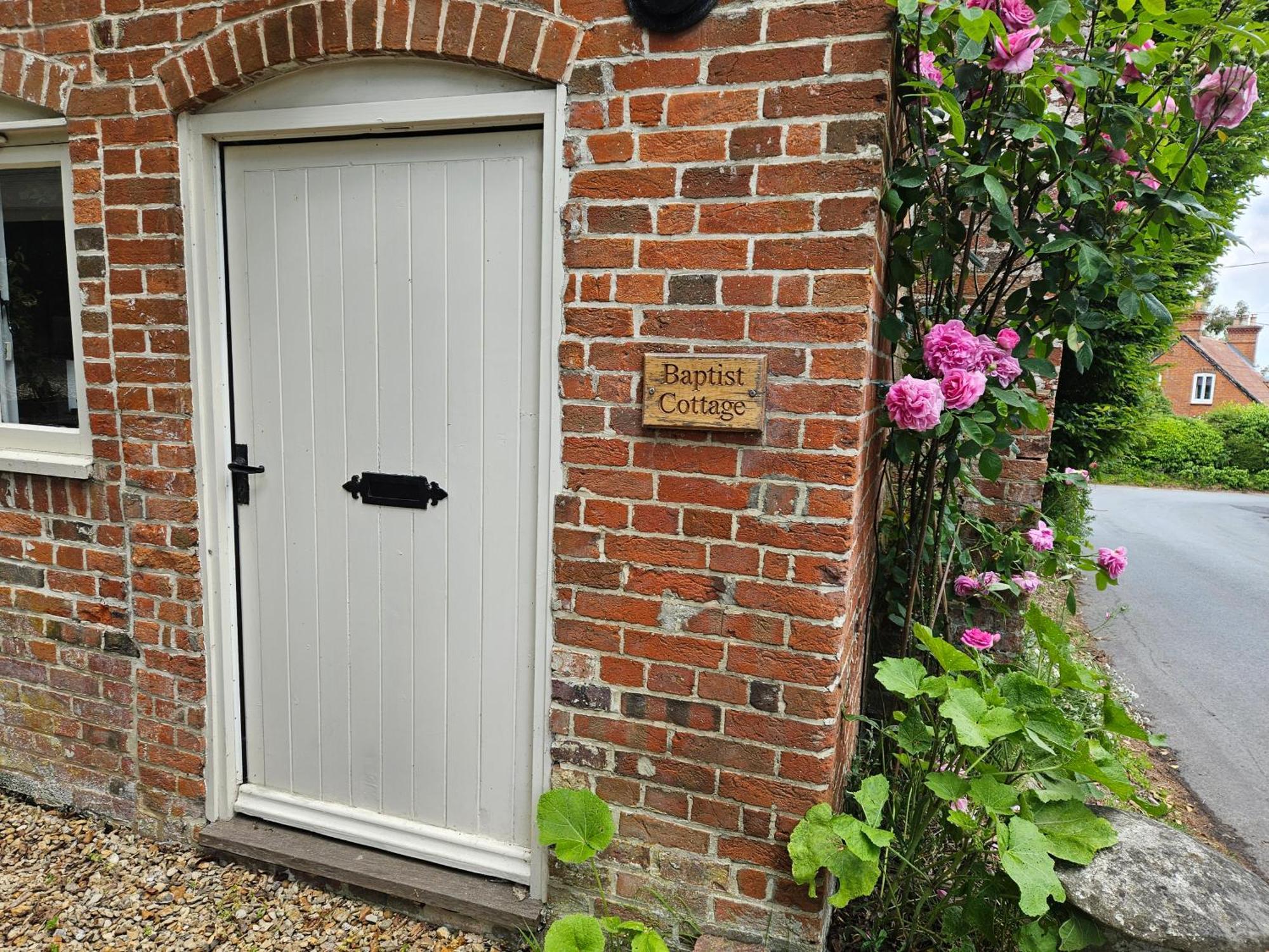 Cheverell Baptist Cottage מראה חיצוני תמונה